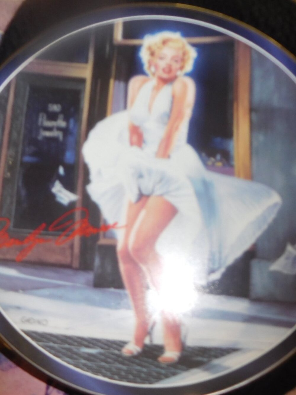 Marilyn Monroe - "Isn't It Delicious"